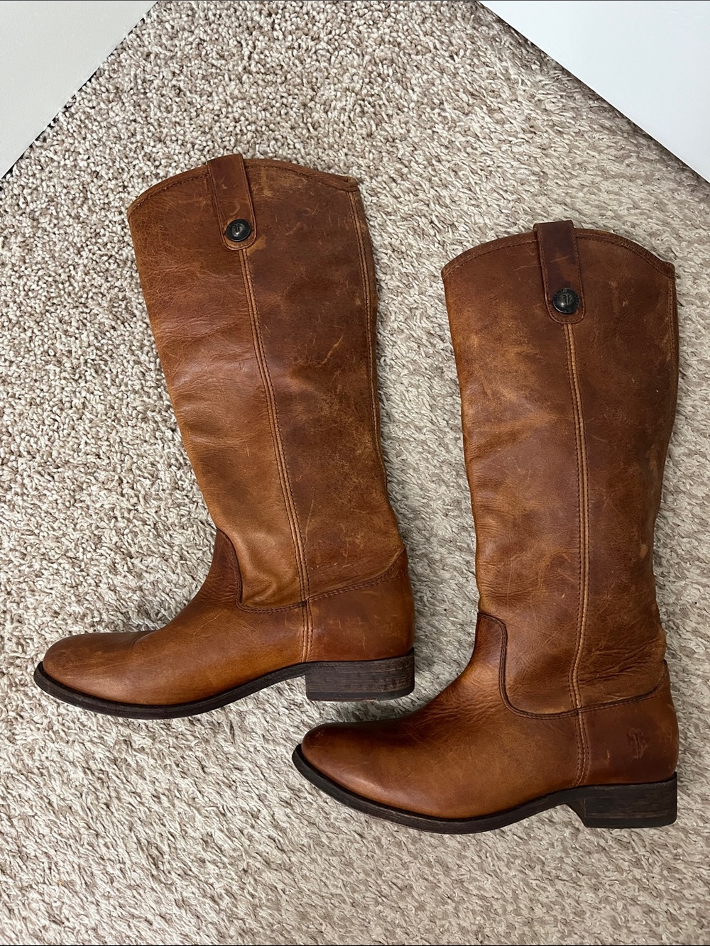 Frye Cara Boots in Cognac Leather - Size 6.5 B - Picture 4 of 16